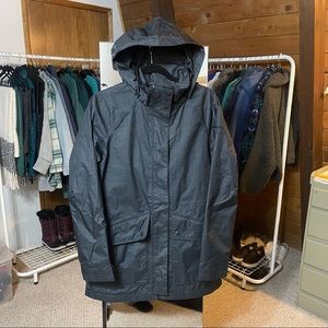 Columbia Mesh Lined Women’s Rain Jacket - In Great Shape - Size Medium